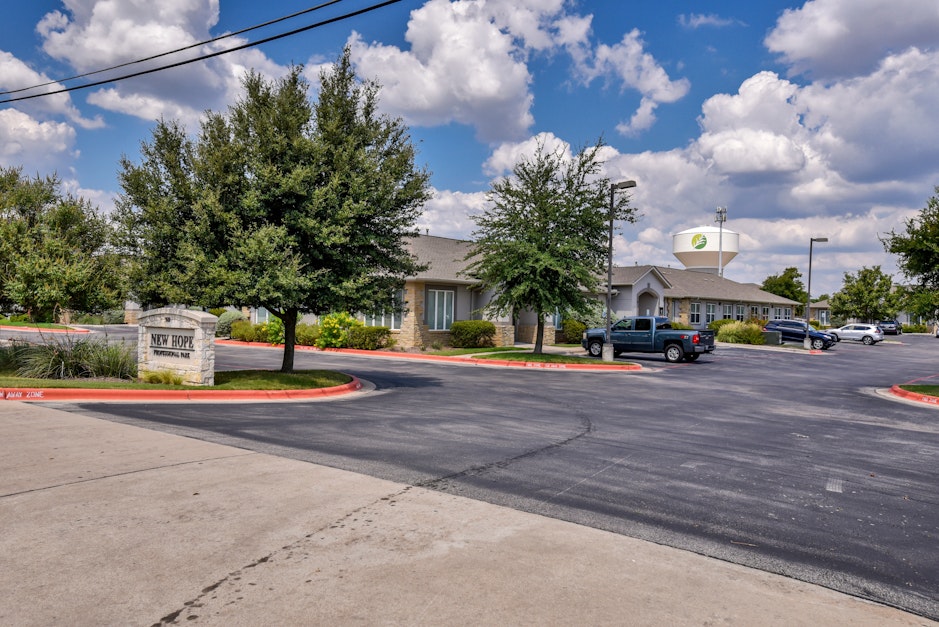 921 W New Hope Dr 103, Cedar Park, TX 78613, Presented by Frances